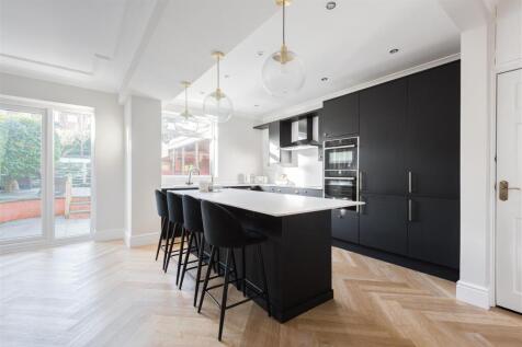 330MiddlewoodRoad(Interior)-5.jpg