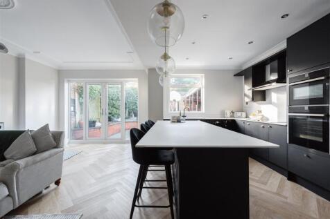 330MiddlewoodRoad(Interior)-6.jpg