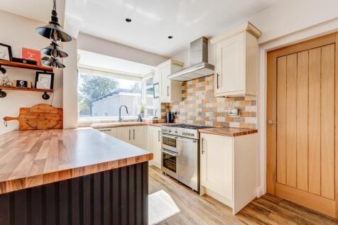 7FoxHillDrive(Interior)(5of34).jpg