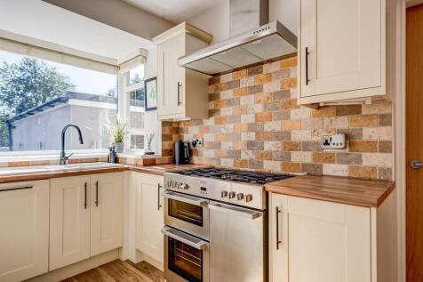 7FoxHillDrive(Interior)(7of34).jpg