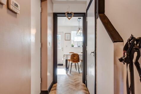 4GreatStubbing(Interior)(3of27).jpg