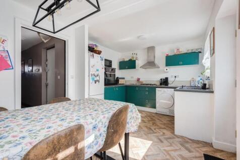 4GreatStubbing(Interior)(5of27)-2.jpg
