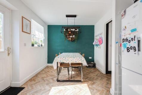 4GreatStubbing(Interior)(7of27)-2.jpg