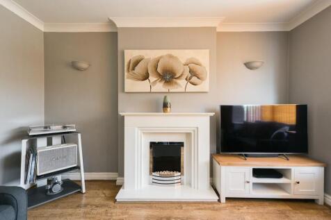 25OldHouseClose(Interior)(2of17).jpg