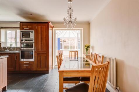 6NewtonVale(Interior)-10.jpg