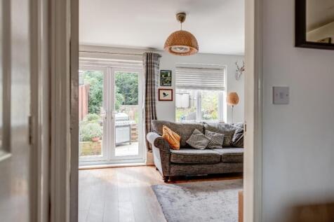 51CaldersCrescent(Interior)-6.jpg