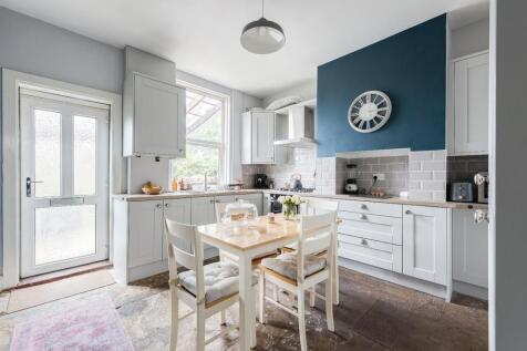 19PortseaRoad(Interior)-4.jpg