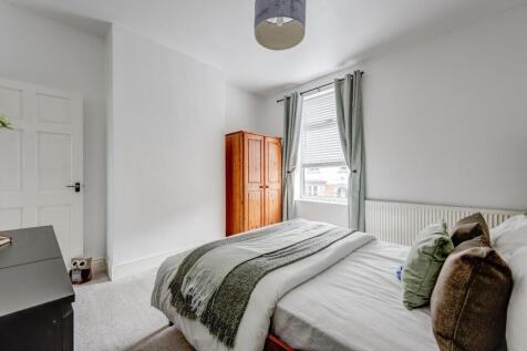 19PortseaRoad(Interior)-10.jpg