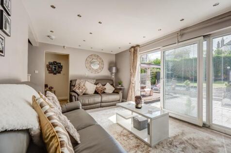 20WillowCrescent(Interior)-4.jpg
