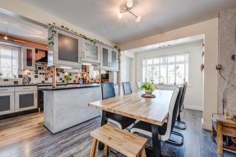 20WillowCrescent(Interior)-6.jpg