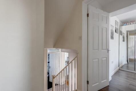 20WillowCrescent(Interior)-21.jpg