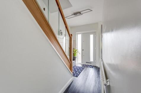 11RocherAve(Interior)-2.jpg