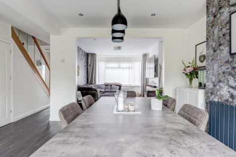 11RocherAve(Interior)-6.jpg