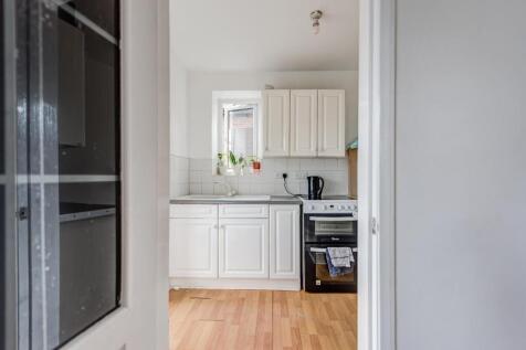 117aDoncasterRoad(Interior)-7.jpg