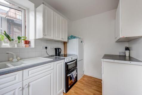 117aDoncasterRoad(Interior)-9.jpg