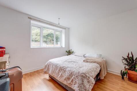 117aDoncasterRoad(Interior)-11.jpg