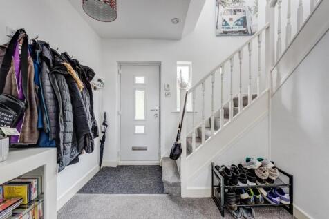 42MonterneyCrescent(Interior)-1.jpg