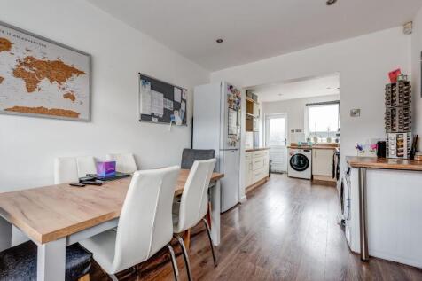 42MonterneyCrescent(Interior)-6.jpg