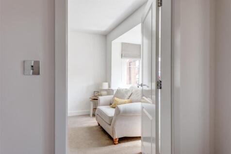 4RockinghamAvenue(Interior)-2.jpg