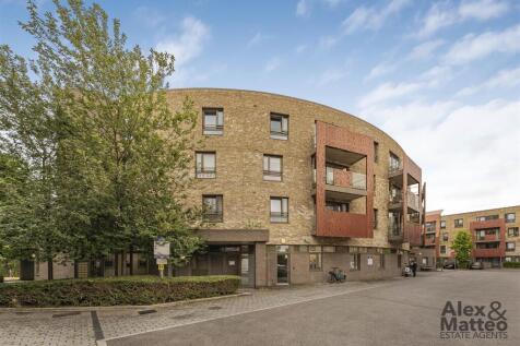 Robinia House
