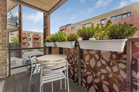 Robinia House