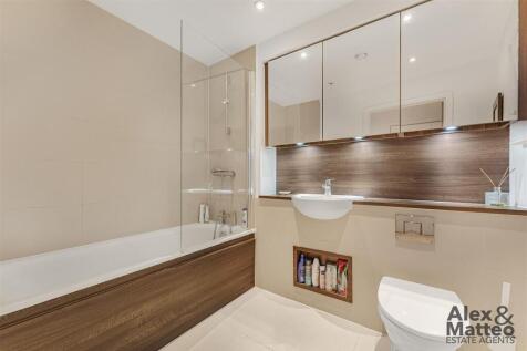Robinia House