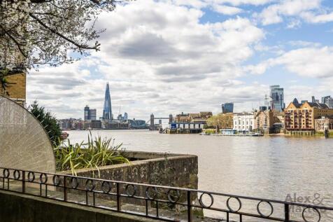 Views from Thames Path in Rotherhithe