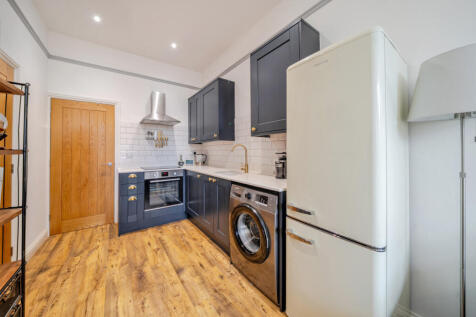 1372154-9-68ff711...