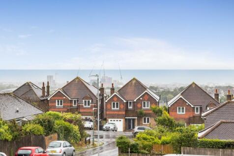 Queen Alexandra Avenue, 10-25.JPG