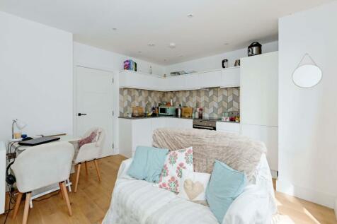 40 Russell House_4.JPG