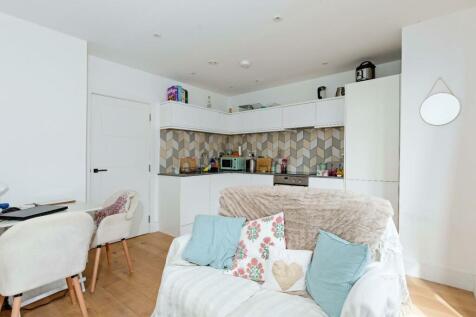 40 Russell House_5.JPG