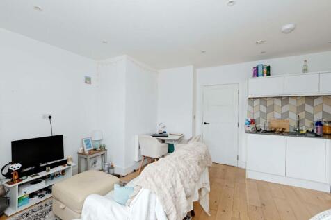 40 Russell House_10.JPG