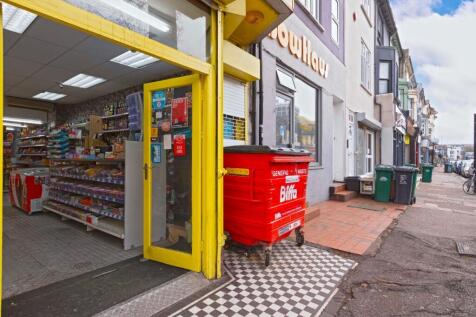 Mini Mart_10.jpg
