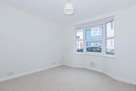 Lynton St.jpg