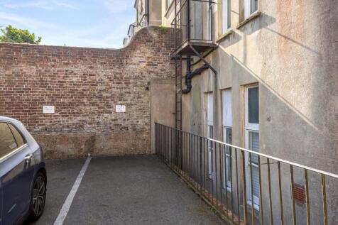 College Terrace_St Matthews Court_6-016.jpg