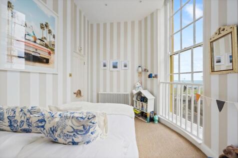 Brunswick Terrace, 42 Flat 6-014.JPG