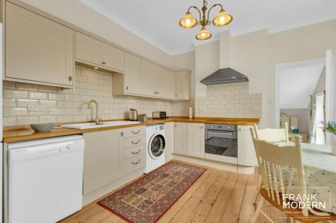 Servant&#39;s Quarter Kitchen