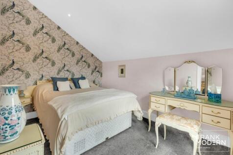 Servant&#39;s Quarter Bedroom