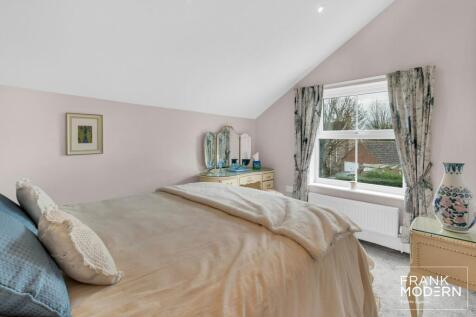 Servant&#39;s Quarter Bedroom