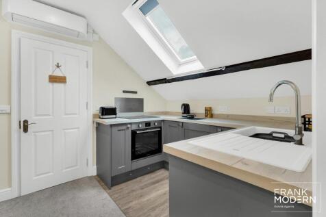 Top Floor Sitting Room/Kitchenette