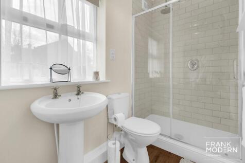 Gardener&#39;s Cottage Bathroom