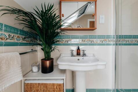En-Suite (Bedroom One)