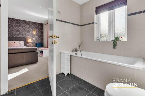 Bedroom Two En-Suite