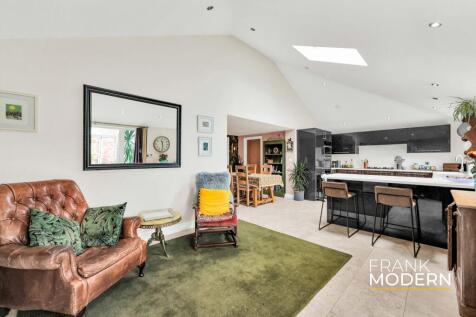 Living / Dining Kitchen