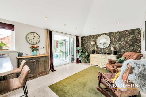 Living / Dining Kitchen