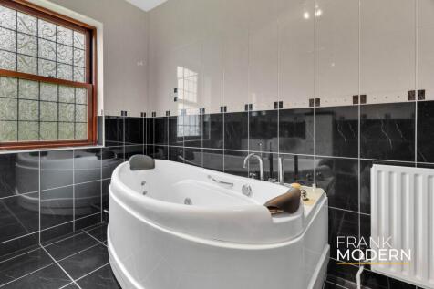 Bedroom One En-Suite