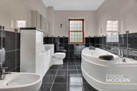 Bedroom One En-Suite