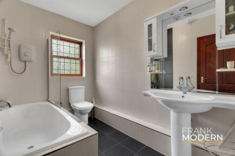 Bedroom Two En-Suite