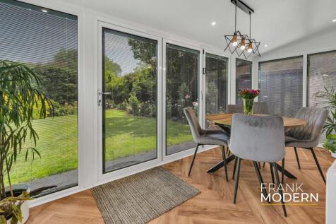 Garden Room / Dining Room
