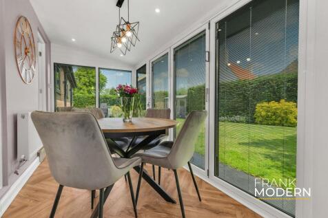 Garden Room / Dining Room